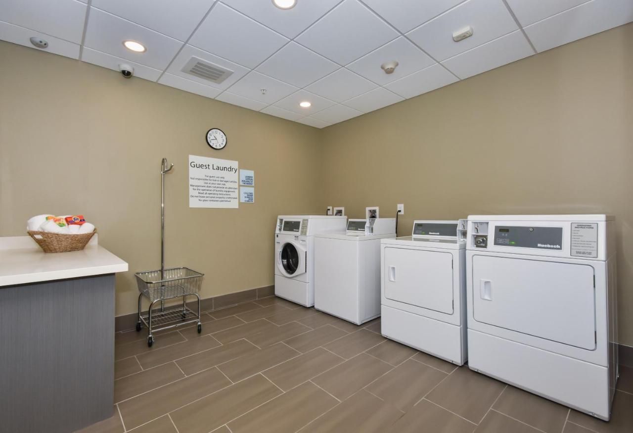 Holiday Inn Express & Suites Charlotte - Ballantyne By Ihg Buitenkant foto